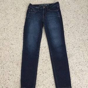 Size 4 skinny super stretch American eagle jeans